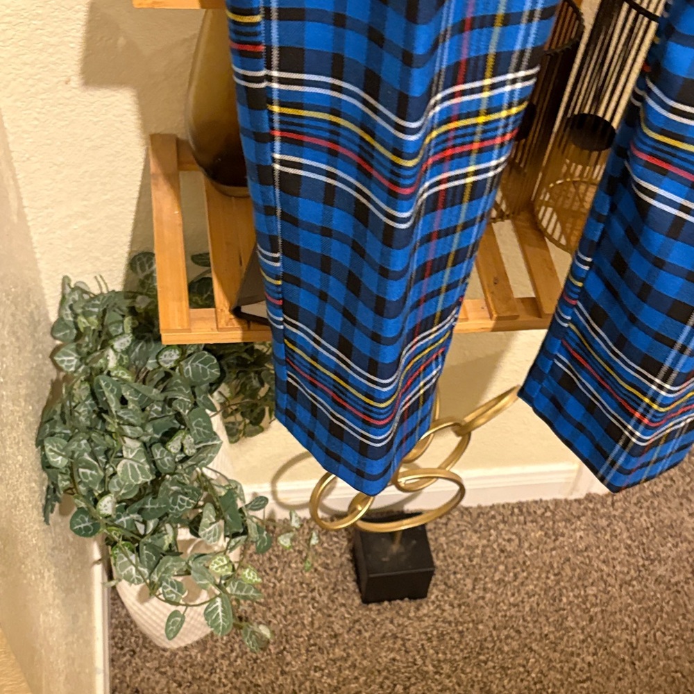 Zara Women’s Blue Plaid Cropped Pants - Picture 2 of 7